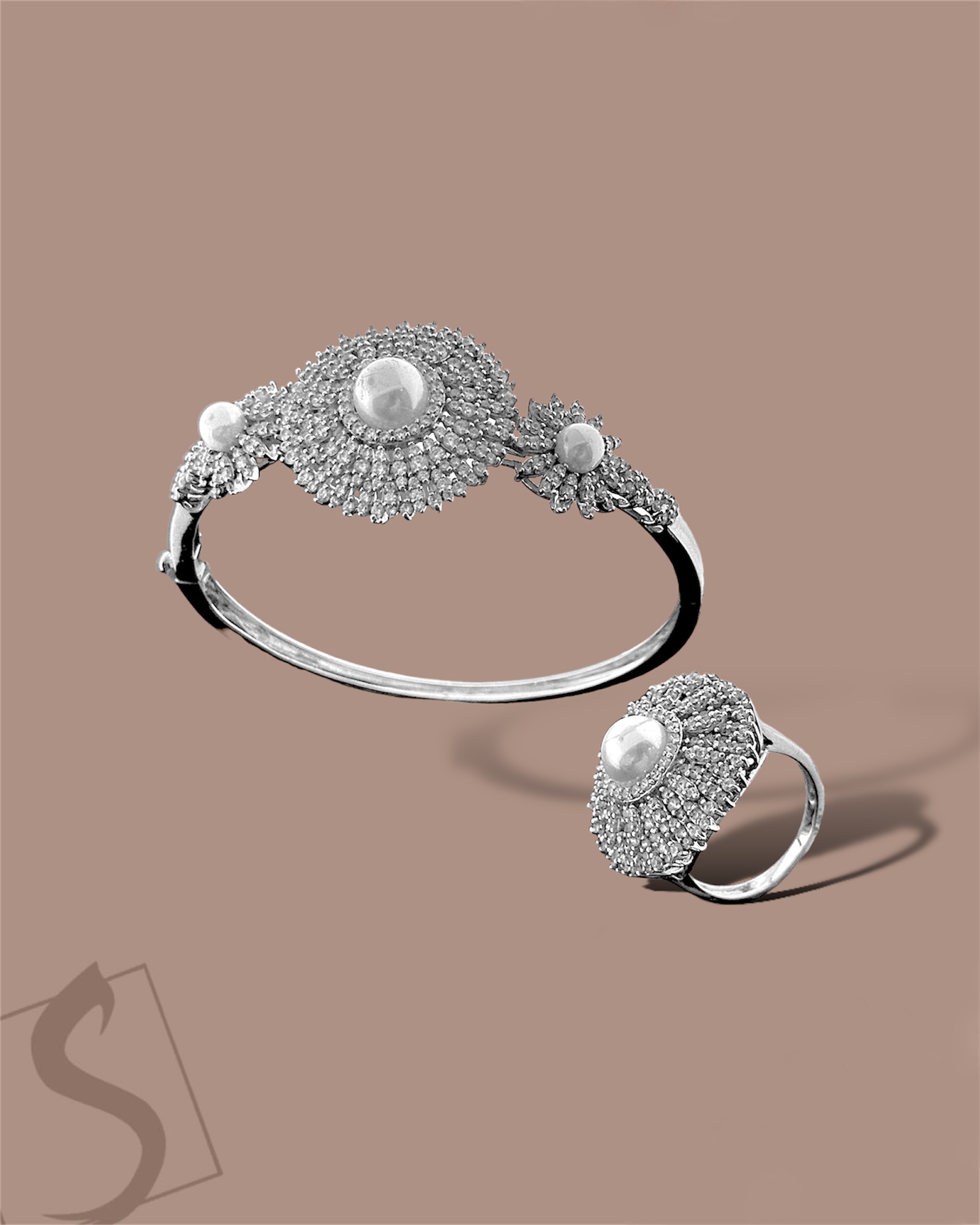 Gold BANGLE | 241602